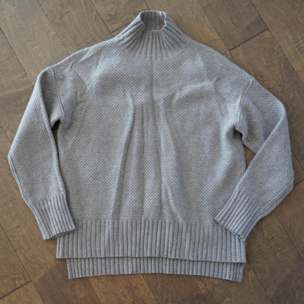 Everlane Light Gray Mock Neck Pullover Sweater